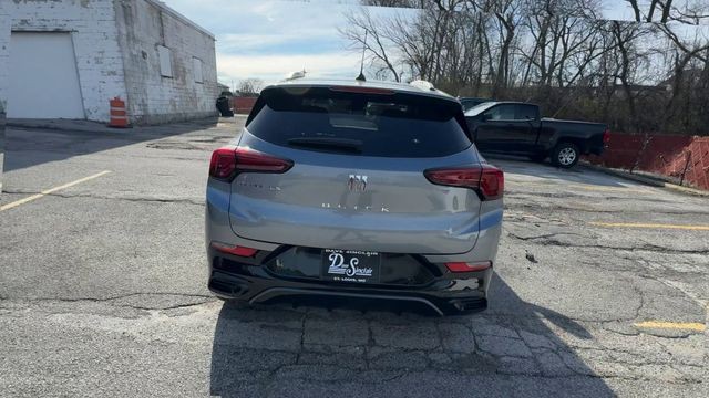 Buick Encore GX Vehicle Full-screen Gallery Image 07