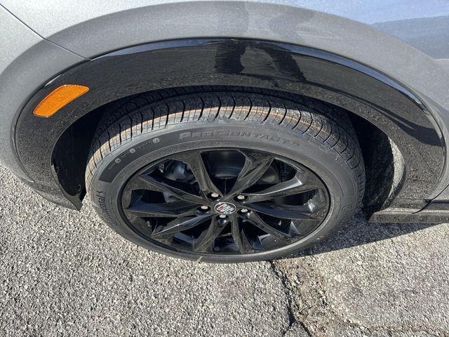 Buick Encore GX Vehicle Full-screen Gallery Image 10