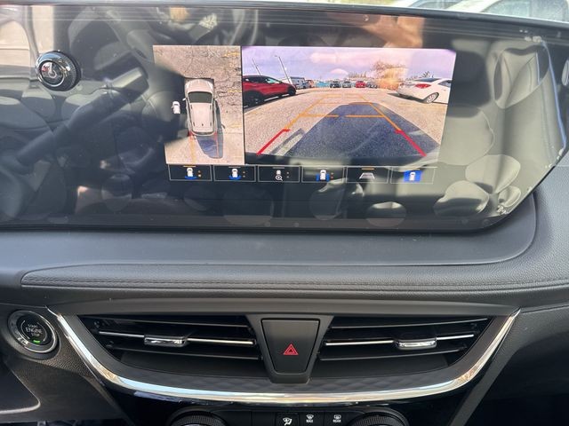 Buick Encore GX Vehicle Full-screen Gallery Image 17