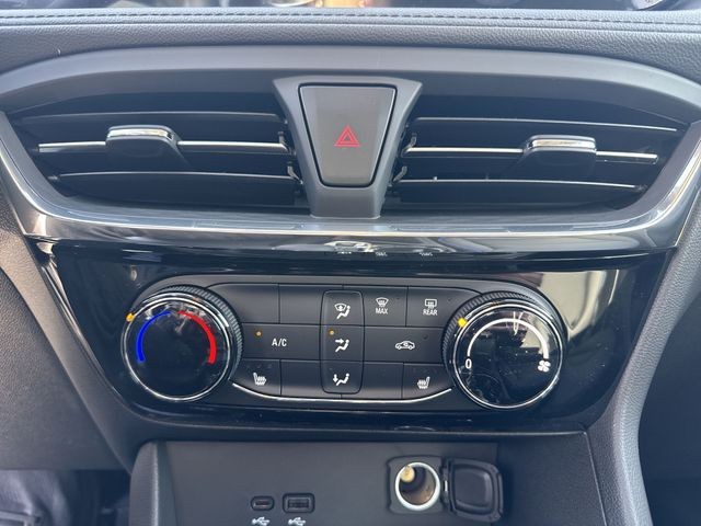 Buick Encore GX Vehicle Full-screen Gallery Image 18