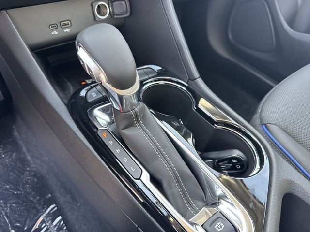 Buick Encore GX Vehicle Full-screen Gallery Image 19