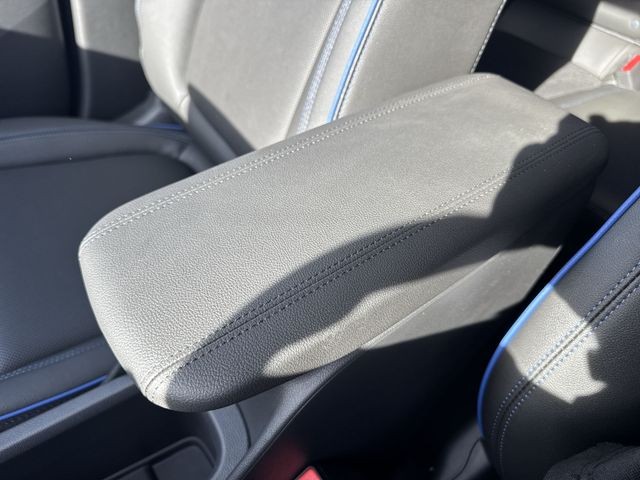 Buick Encore GX Vehicle Full-screen Gallery Image 20