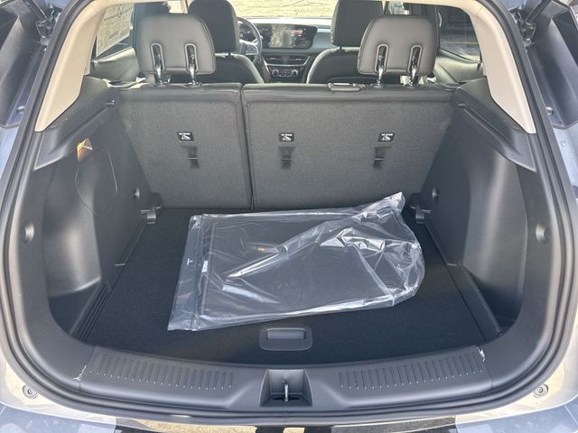 Buick Encore GX Vehicle Full-screen Gallery Image 23