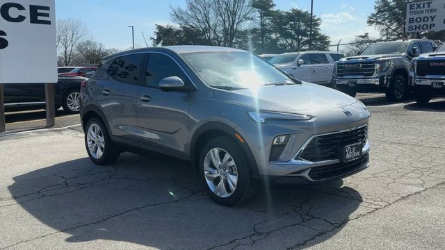 Buick Encore GX Vehicle Full-screen Gallery Image 02