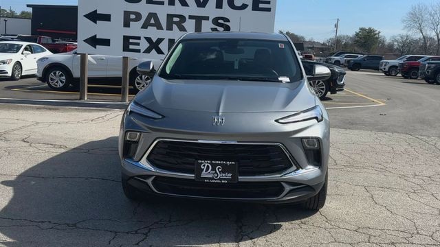 Buick Encore GX Vehicle Full-screen Gallery Image 03