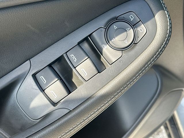 Buick Encore GX Vehicle Full-screen Gallery Image 13