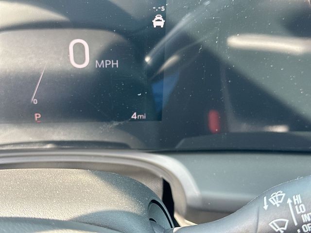 Buick Encore GX Vehicle Full-screen Gallery Image 15