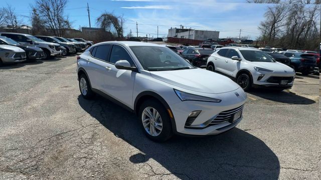 Buick Envista Vehicle Full-screen Gallery Image 02