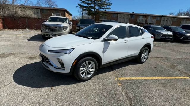 Buick Envista Vehicle Full-screen Gallery Image 04