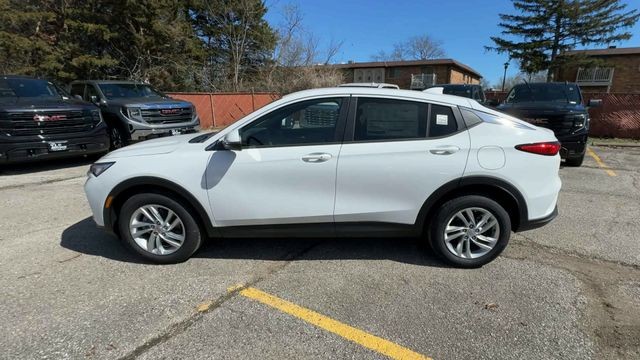 Buick Envista Vehicle Full-screen Gallery Image 05