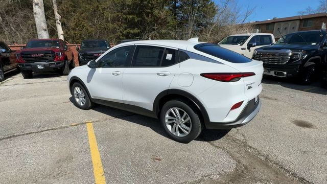 Buick Envista Vehicle Full-screen Gallery Image 06