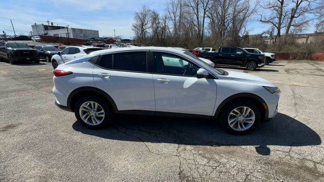 Buick Envista Vehicle Full-screen Gallery Image 09