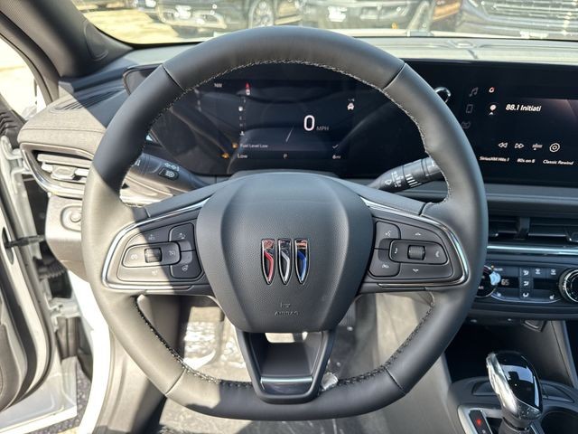 Buick Envista Vehicle Full-screen Gallery Image 14