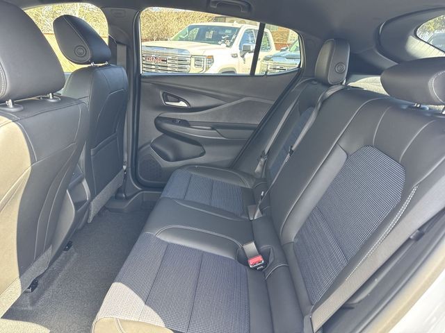 Buick Envista Vehicle Full-screen Gallery Image 21