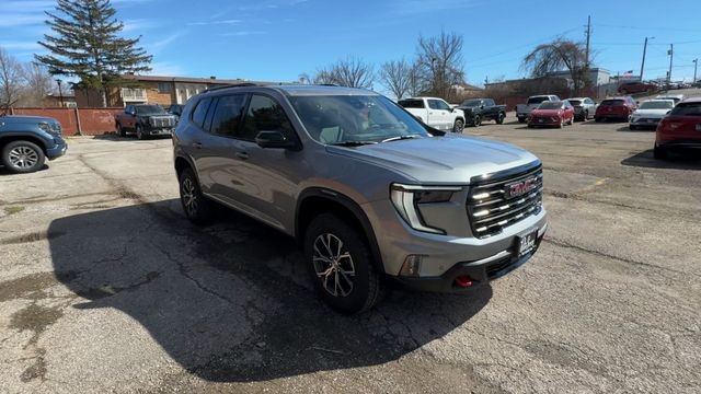 GMC Acadia Vehicle Full-screen Gallery Image 02