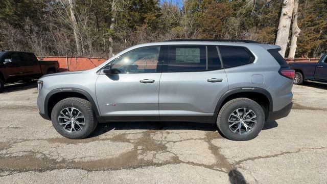 GMC Acadia Vehicle Full-screen Gallery Image 05