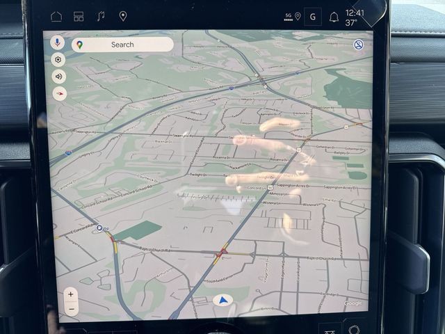 GMC Acadia Vehicle Full-screen Gallery Image 18