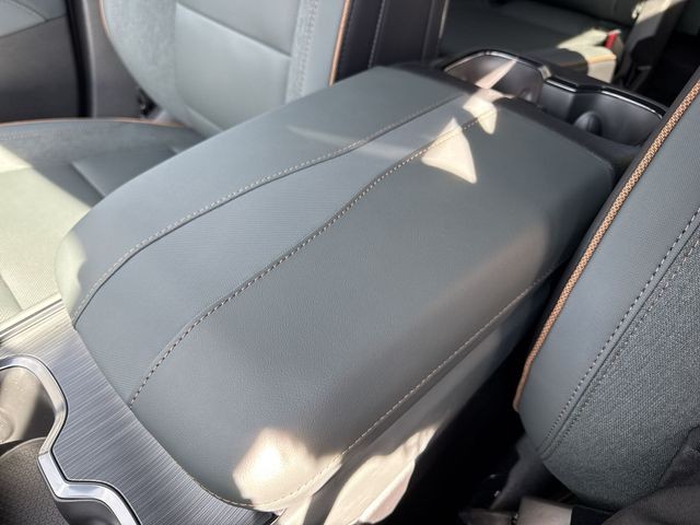 GMC Acadia Vehicle Full-screen Gallery Image 21