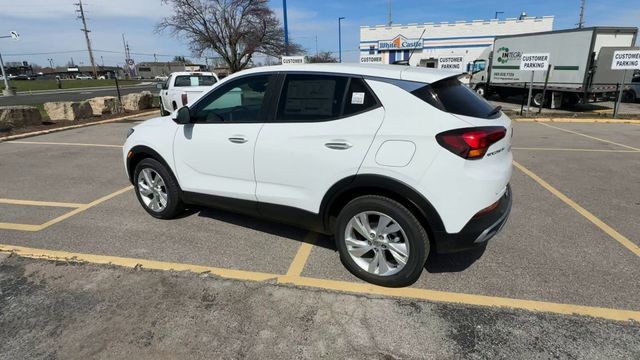 Buick Encore GX Vehicle Full-screen Gallery Image 06