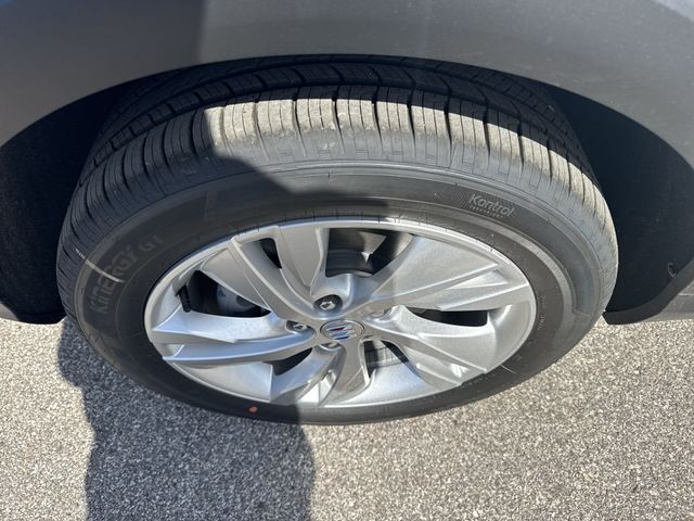 Buick Encore GX Vehicle Full-screen Gallery Image 10