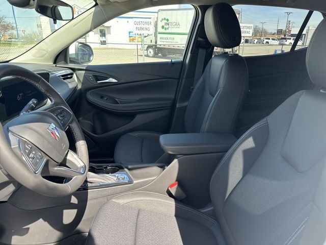 Buick Encore GX Vehicle Full-screen Gallery Image 11