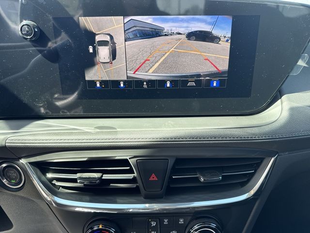 Buick Encore GX Vehicle Full-screen Gallery Image 17