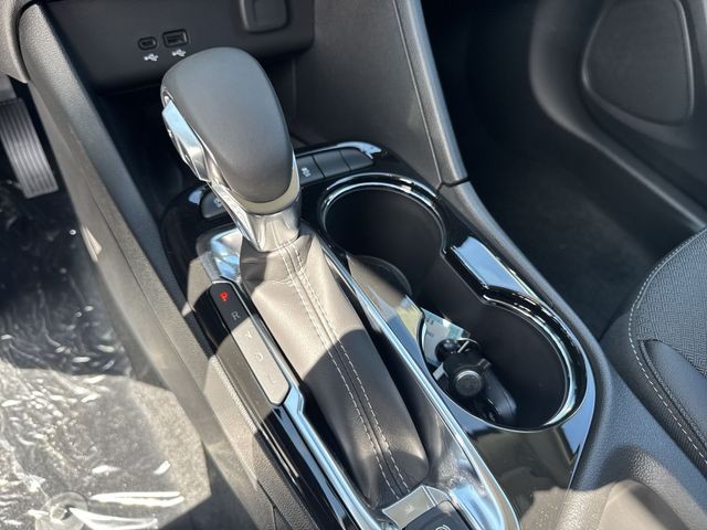 Buick Encore GX Vehicle Full-screen Gallery Image 19