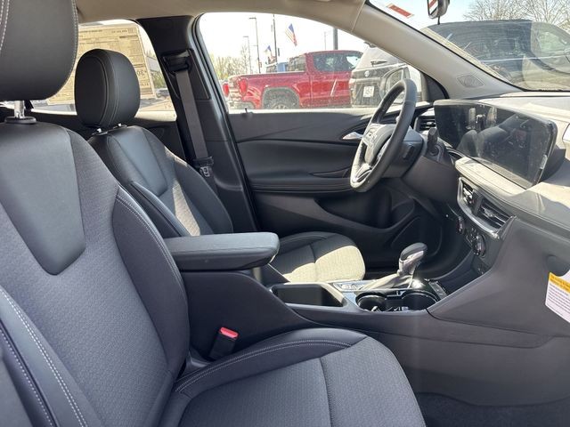 Buick Encore GX Vehicle Full-screen Gallery Image 24