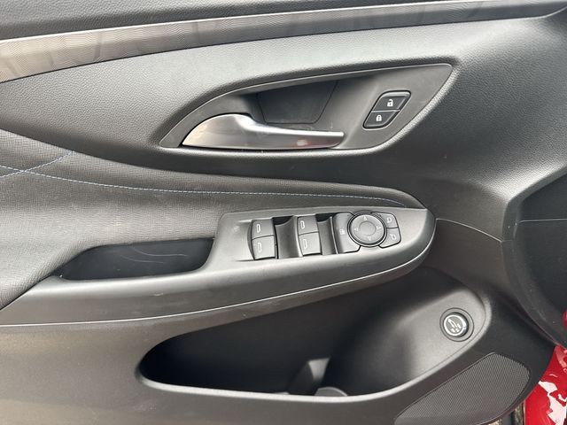 Buick Envista Vehicle Full-screen Gallery Image 13