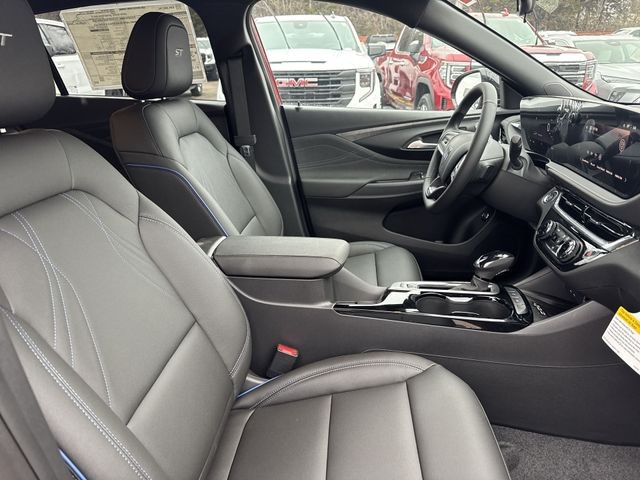 Buick Envista Vehicle Full-screen Gallery Image 23