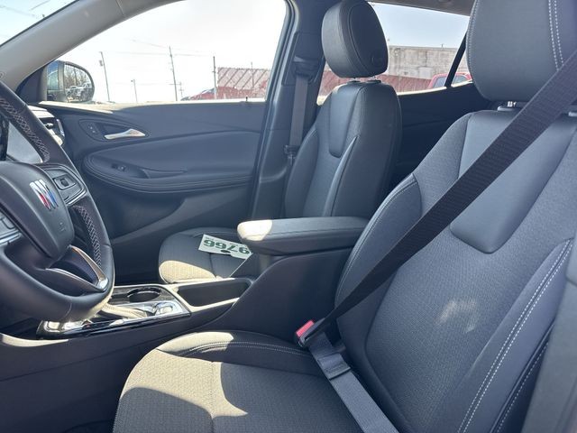 Buick Encore GX Vehicle Full-screen Gallery Image 11