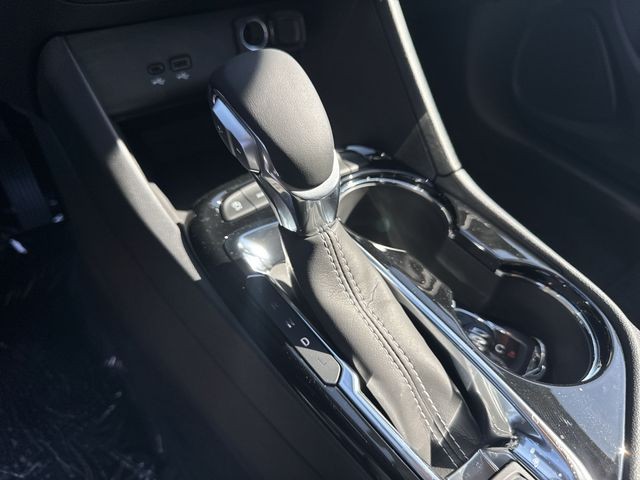 Buick Encore GX Vehicle Full-screen Gallery Image 19