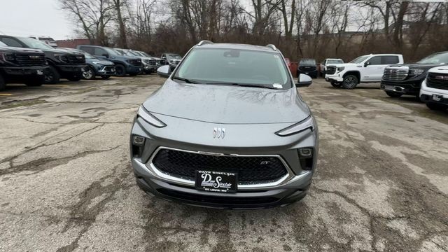 Buick Encore GX Vehicle Full-screen Gallery Image 03