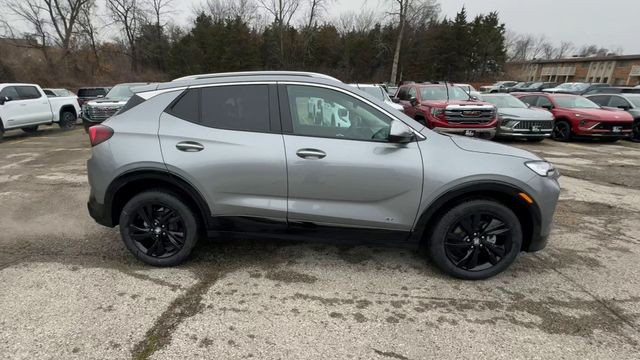 Buick Encore GX Vehicle Full-screen Gallery Image 09