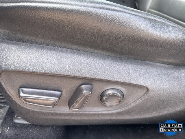 Toyota Highlander Vehicle Full-screen Gallery Image 13