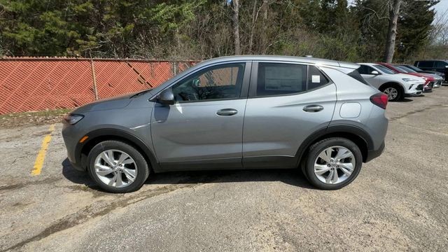 Buick Encore GX Vehicle Full-screen Gallery Image 05