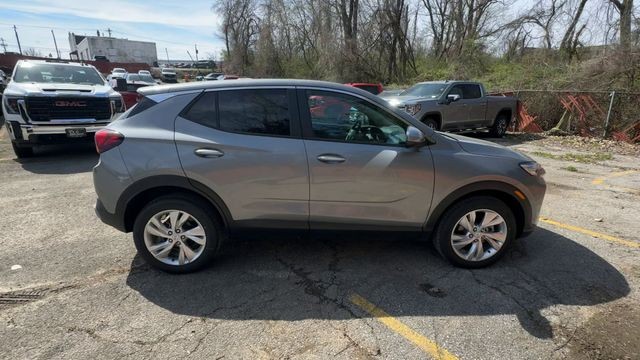 Buick Encore GX Vehicle Full-screen Gallery Image 09