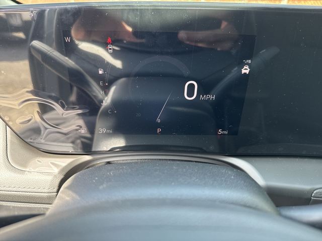 Buick Encore GX Vehicle Full-screen Gallery Image 15