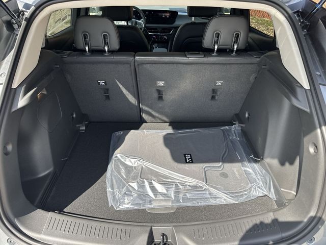 Buick Encore GX Vehicle Full-screen Gallery Image 22