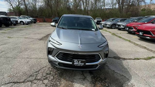 Buick Encore GX Vehicle Full-screen Gallery Image 03