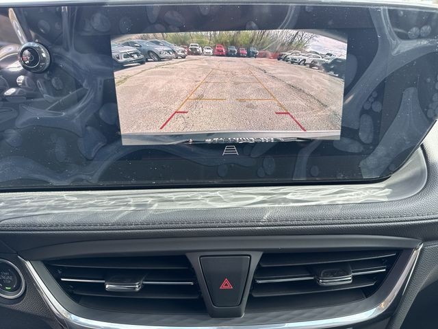 Buick Encore GX Vehicle Full-screen Gallery Image 17