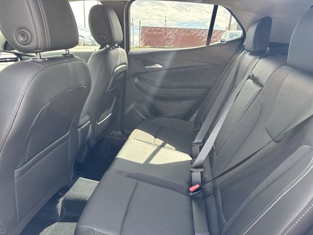 Buick Encore GX Vehicle Full-screen Gallery Image 21