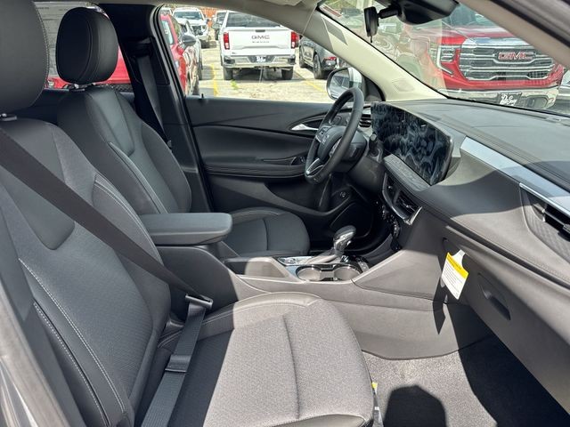 Buick Encore GX Vehicle Full-screen Gallery Image 23