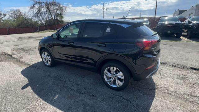 Buick Encore GX Vehicle Full-screen Gallery Image 06