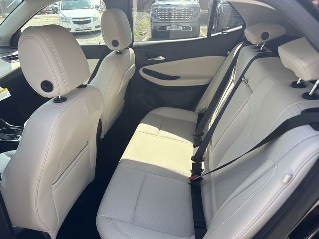 Buick Encore GX Vehicle Full-screen Gallery Image 21