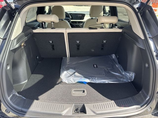 Buick Encore GX Vehicle Full-screen Gallery Image 22