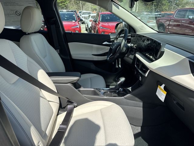 Buick Encore GX Vehicle Full-screen Gallery Image 23