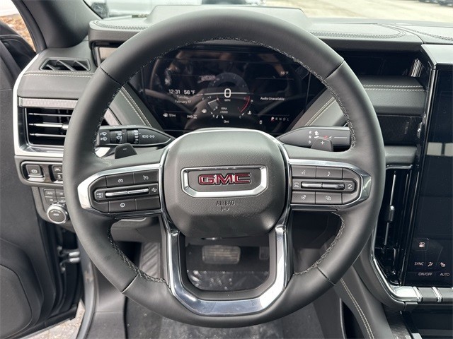 GMC Yukon Vehicle Full-screen Gallery Image 14