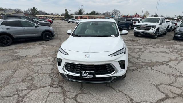 Buick Encore GX Vehicle Full-screen Gallery Image 03