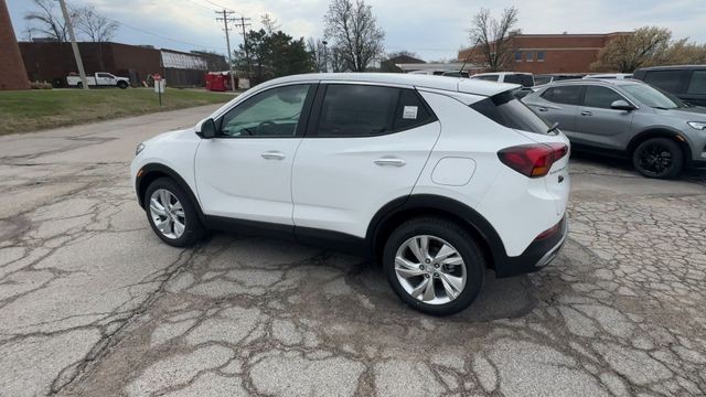 Buick Encore GX Vehicle Full-screen Gallery Image 06